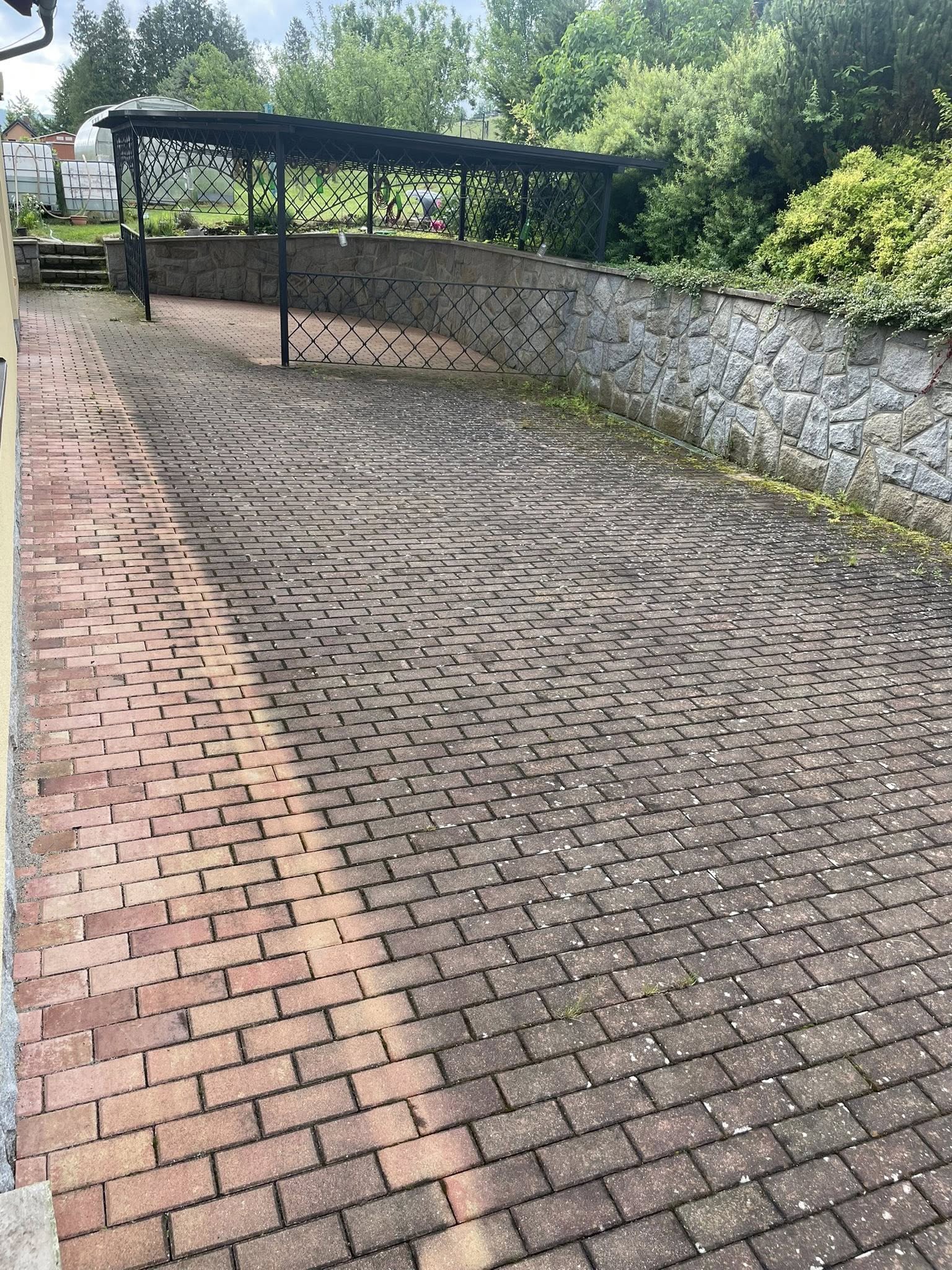 Pískování zámkové dlažby